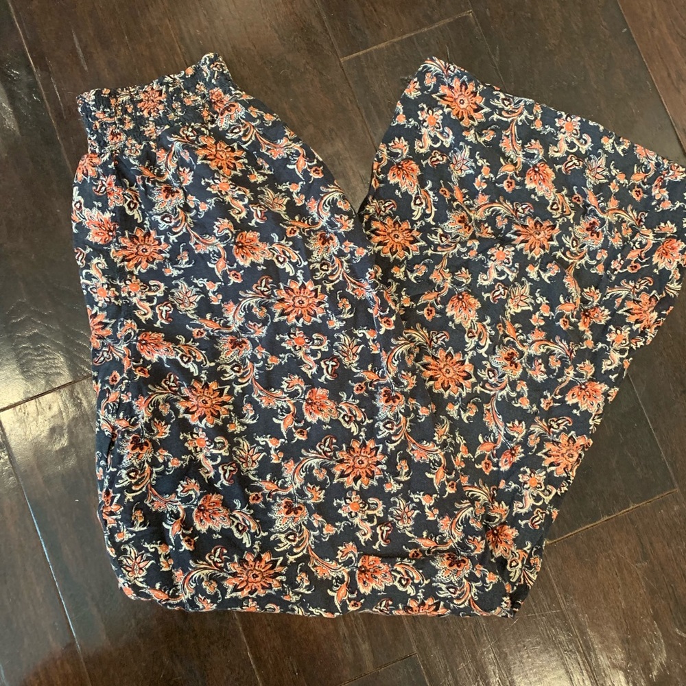 Super cute flare pants